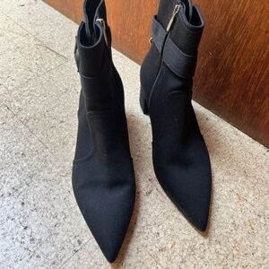 Gianvito Rossi Black Booties - pointed toe - size 38 - Never Worn.